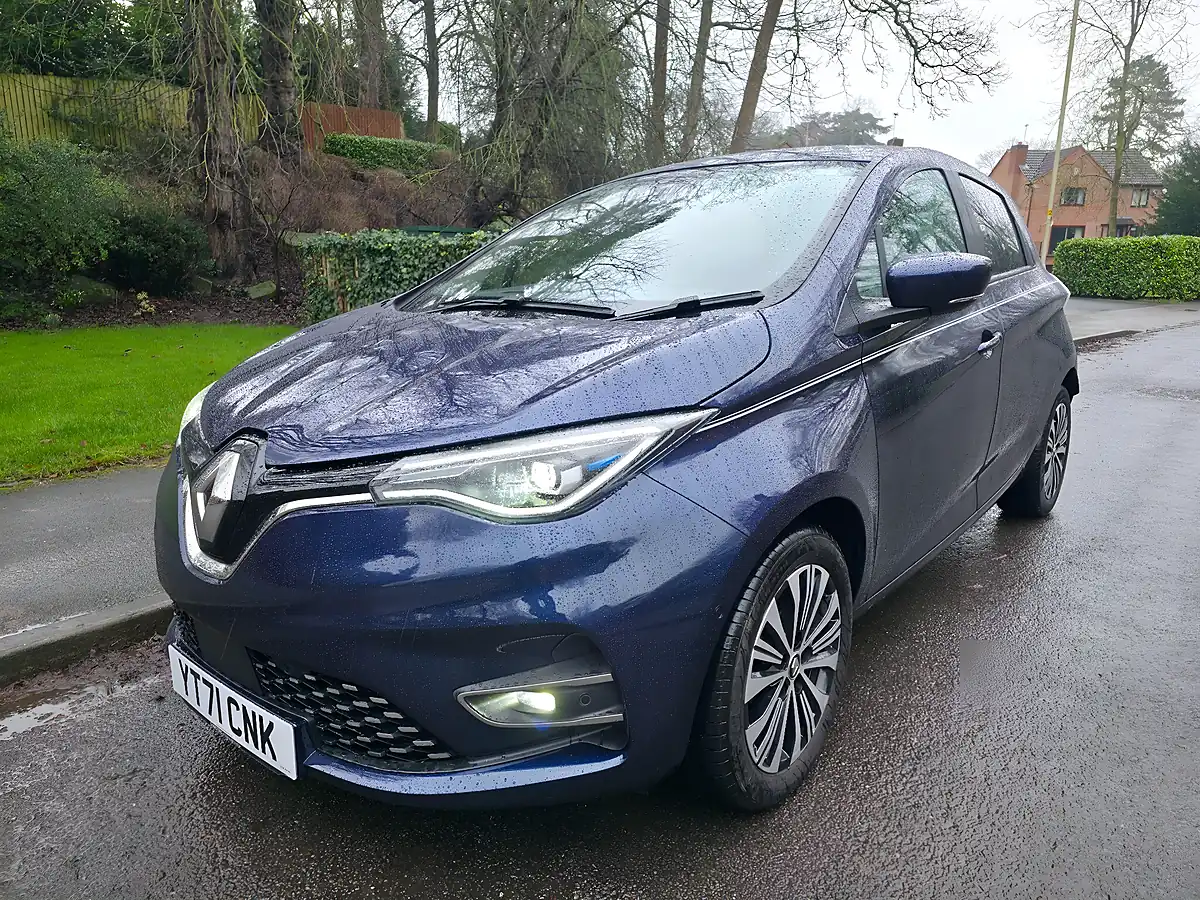 Used 2021 Renault Zoe Riviera Blue - Interior and Exterior details 3