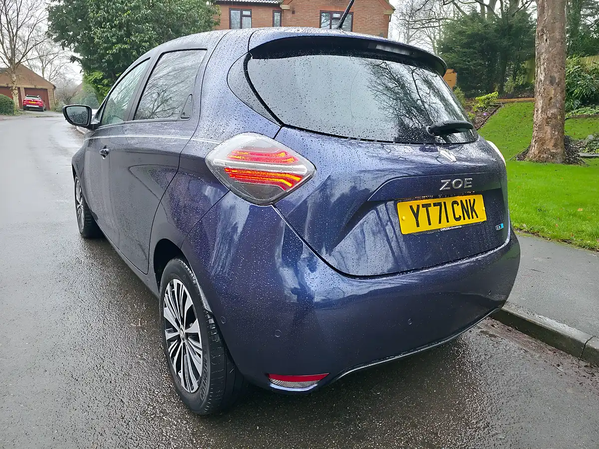 Used 2021 Renault Zoe Riviera Blue - Interior and Exterior details 4