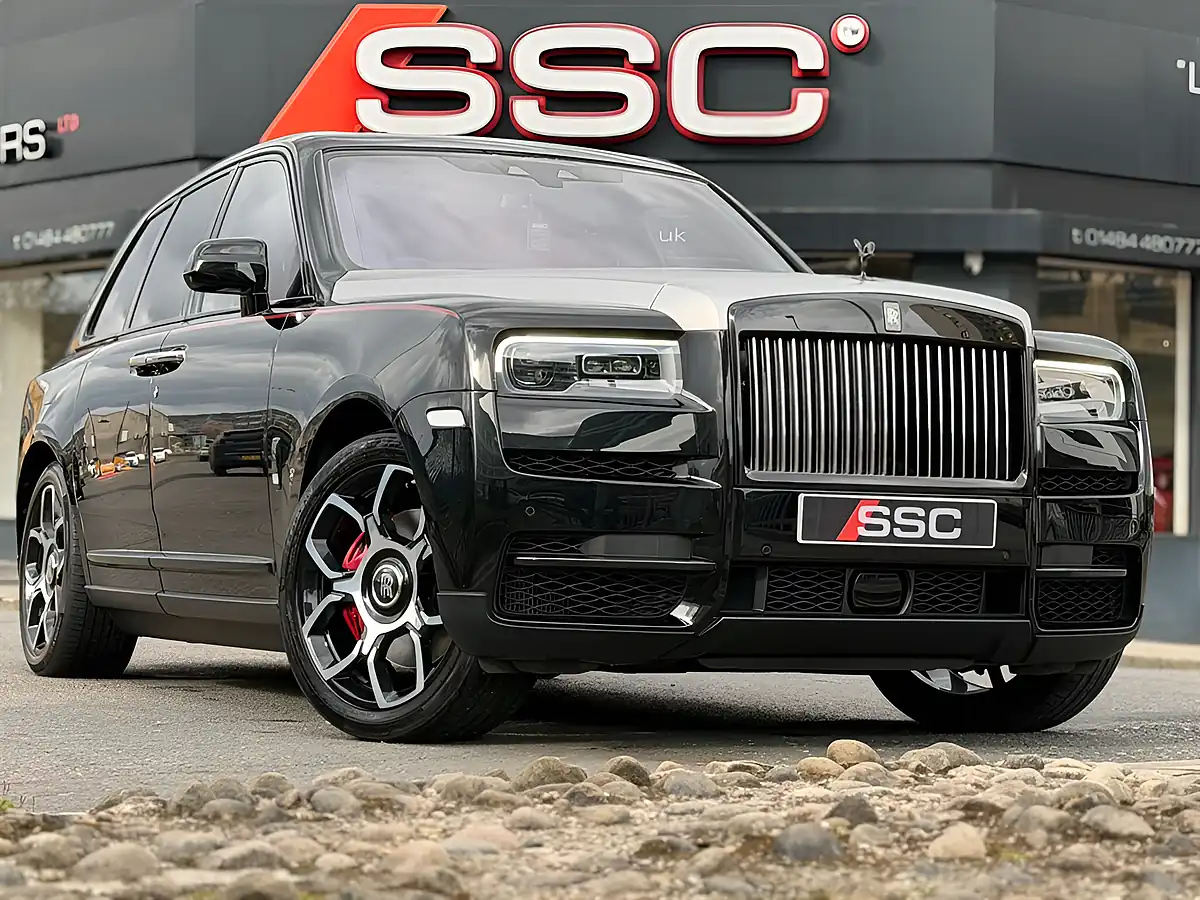 Used 2021 Rolls-Royce Cullinan Black Badge Black - Front View