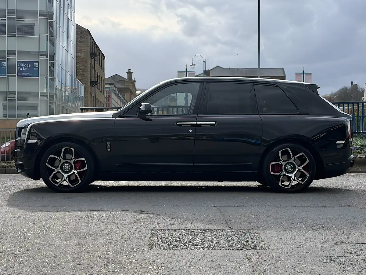 Used 2021 Rolls-Royce Cullinan Black Badge Black - Interior and Exterior details 12