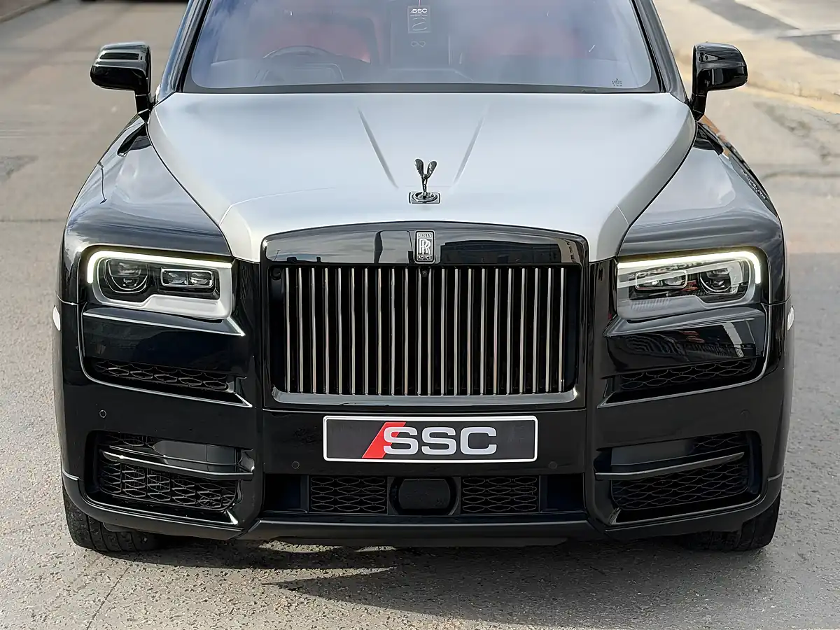 Used 2021 Rolls-Royce Cullinan Black Badge Black - Interior and Exterior details 7