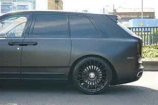 Used 2021 Rolls-Royce Cullinan Blue - Interior and Exterior details 10