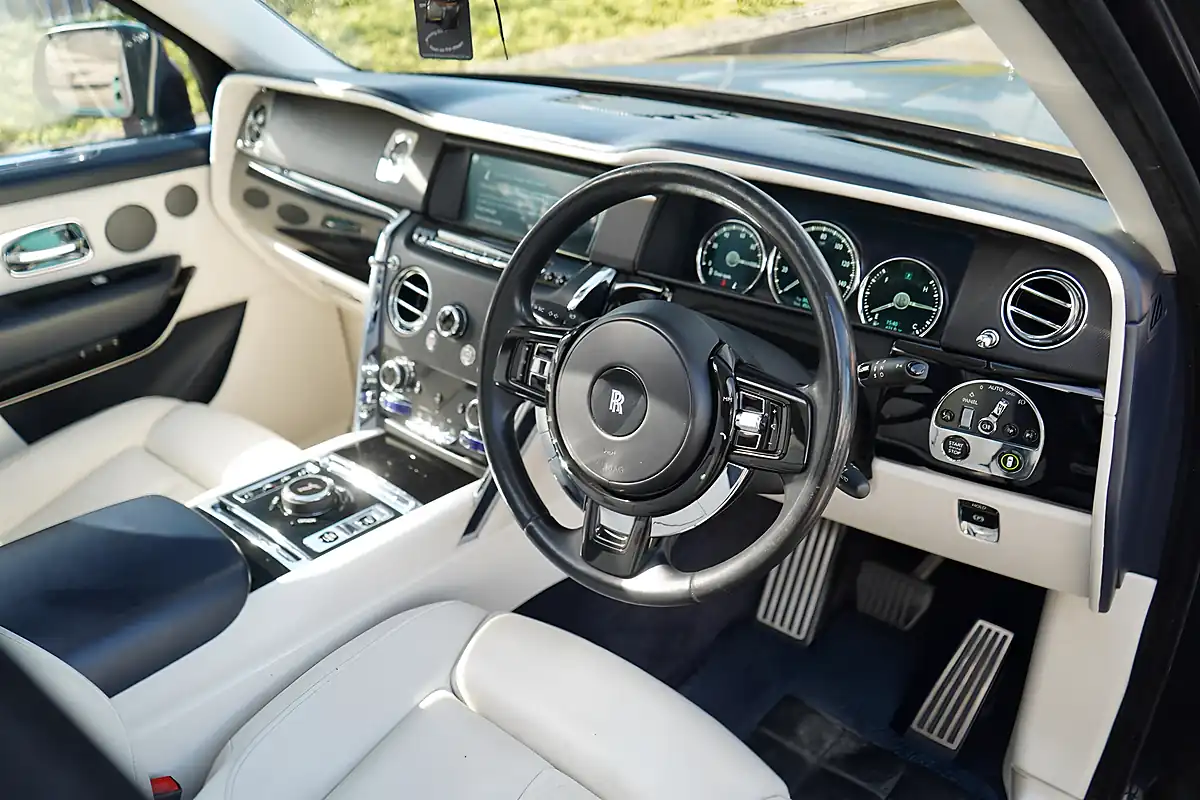 Used 2021 Rolls-Royce Cullinan Blue - Interior and Exterior details 13