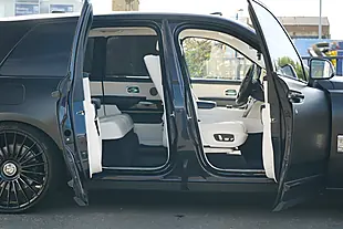 Used 2021 Rolls-Royce Cullinan Blue - Interior and Exterior details 15