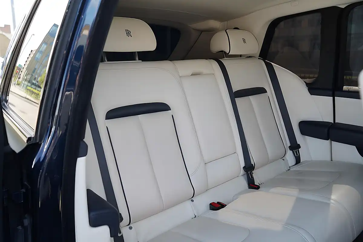 Used 2021 Rolls-Royce Cullinan Blue - Interior and Exterior details 16
