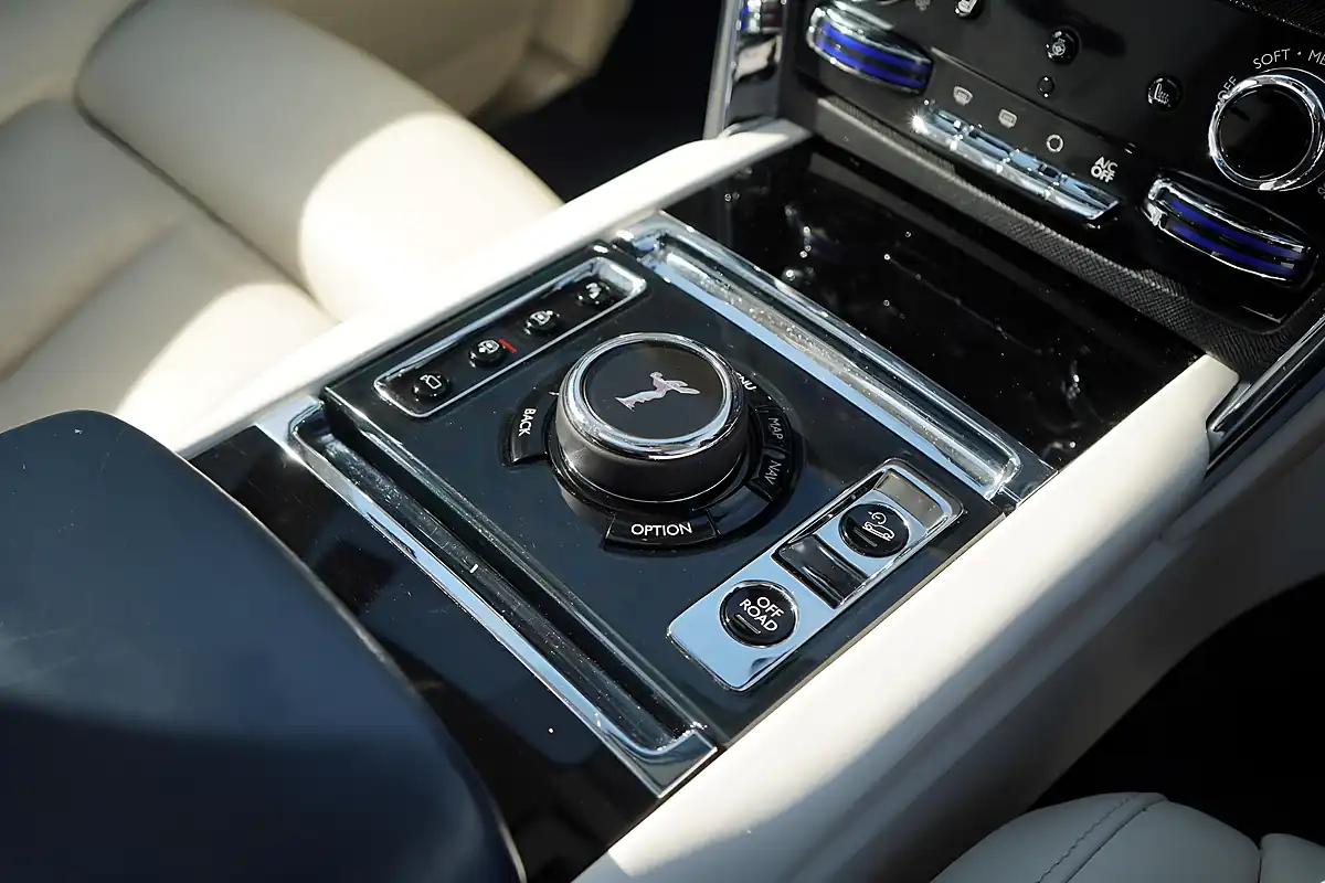 Used 2021 Rolls-Royce Cullinan Blue - Interior and Exterior details 17