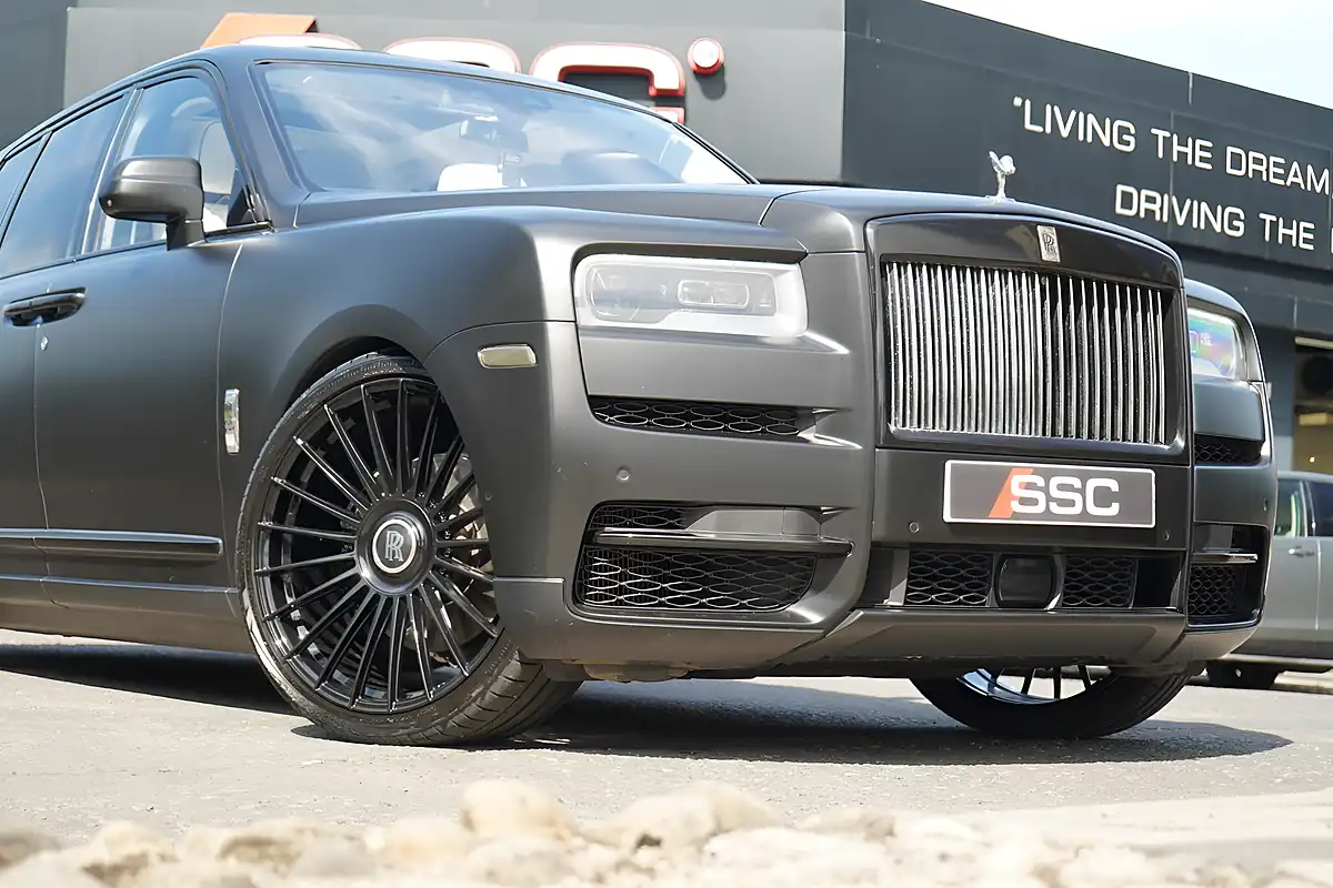 Used 2021 Rolls-Royce Cullinan Blue - Interior and Exterior details 19
