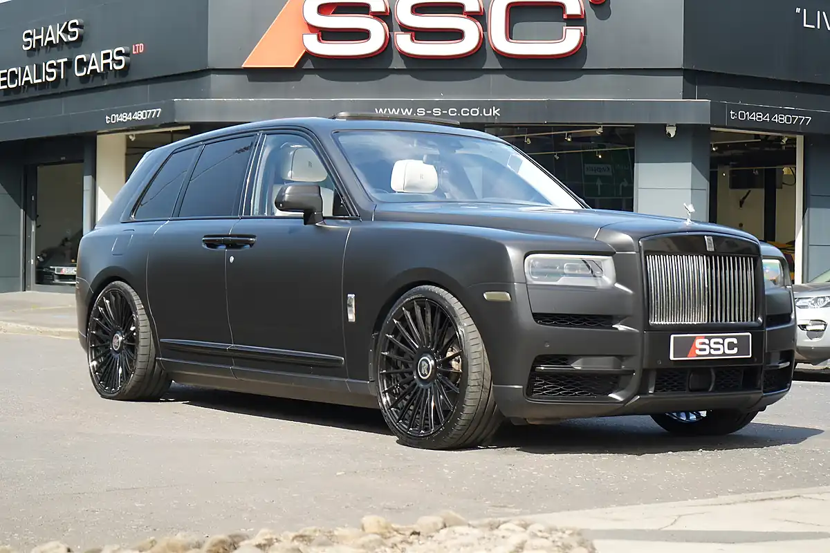 Used 2021 Rolls-Royce Cullinan Blue - Interior and Exterior details 4