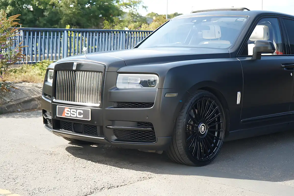 Used 2021 Rolls-Royce Cullinan Blue - Interior and Exterior details 8