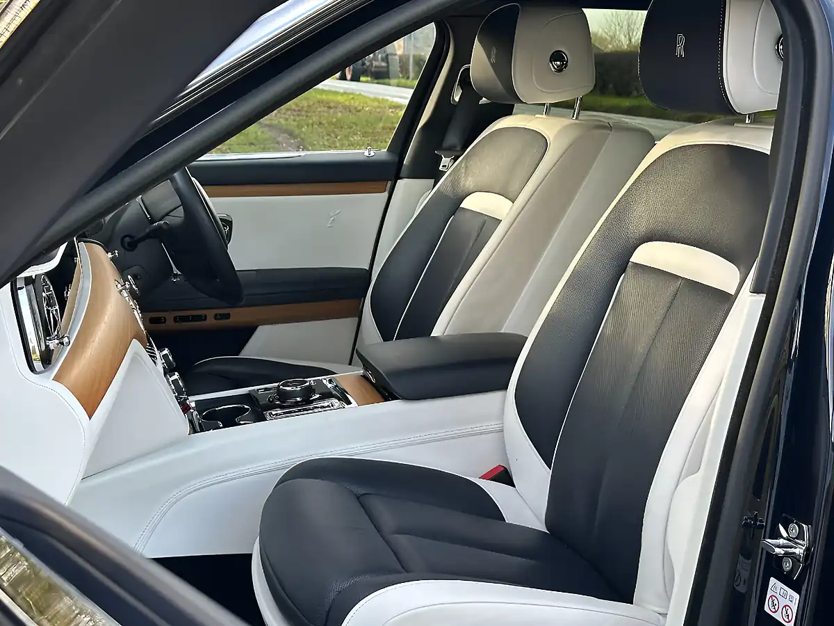 Used 2021 Rolls-Royce Ghost Extended Wheelbase Midnight Sapphire - Interior and Exterior details 10