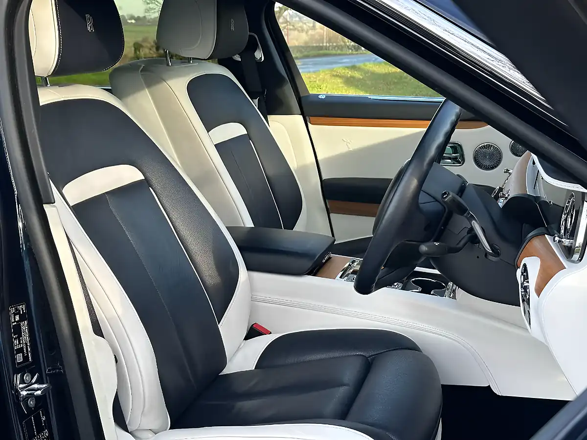 Used 2021 Rolls-Royce Ghost Extended Wheelbase Midnight Sapphire - Interior and Exterior details 11