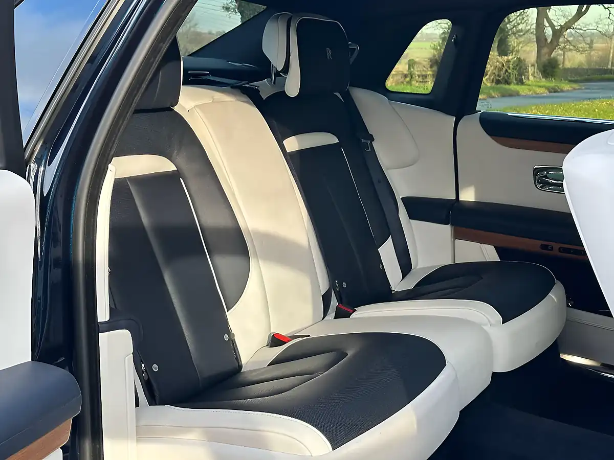 Used 2021 Rolls-Royce Ghost Extended Wheelbase Midnight Sapphire - Interior and Exterior details 13