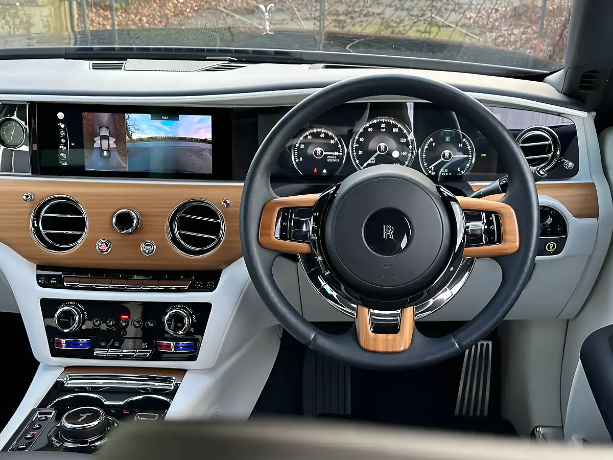 Used 2021 Rolls-Royce Ghost Extended Wheelbase Midnight Sapphire - Interior and Exterior details 8