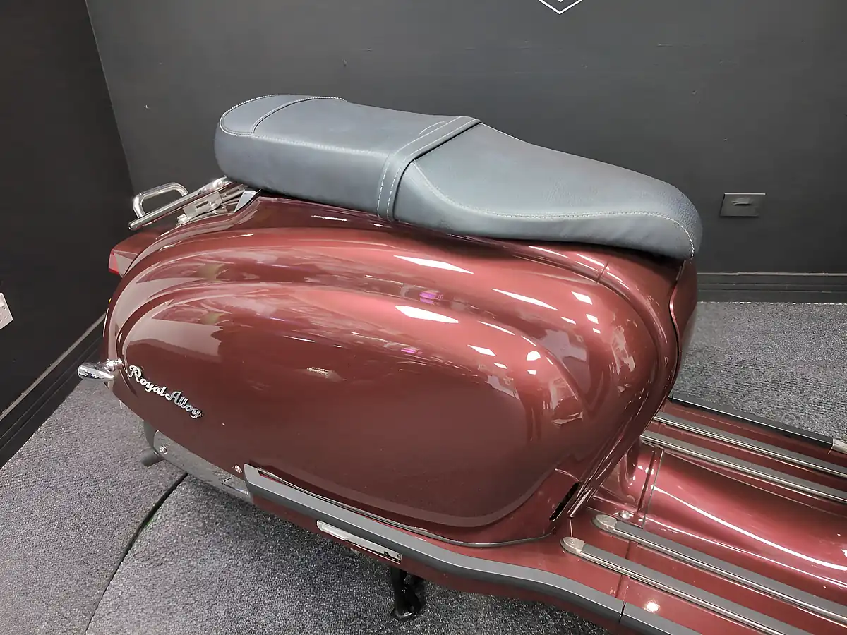 Used 2021 Royal Alloy Tg 125 Odyssey Red - Interior and Exterior details 11