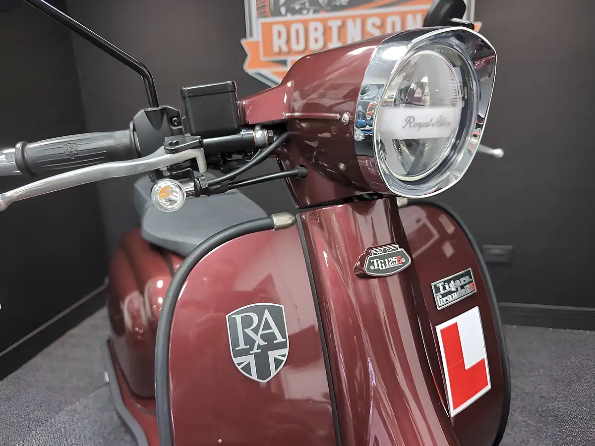 Used 2021 Royal Alloy Tg 125 Odyssey Red - Interior and Exterior details 12