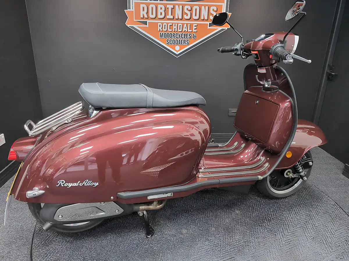 Used 2021 Royal Alloy Tg 125 Odyssey Red - Interior and Exterior details 6