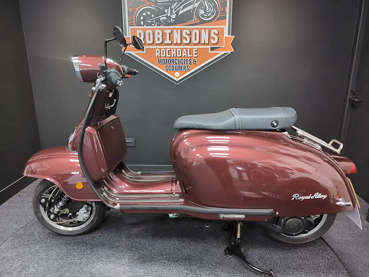 Used 2021 Royal Alloy Tg 125 Odyssey Red - Interior and Exterior details 8