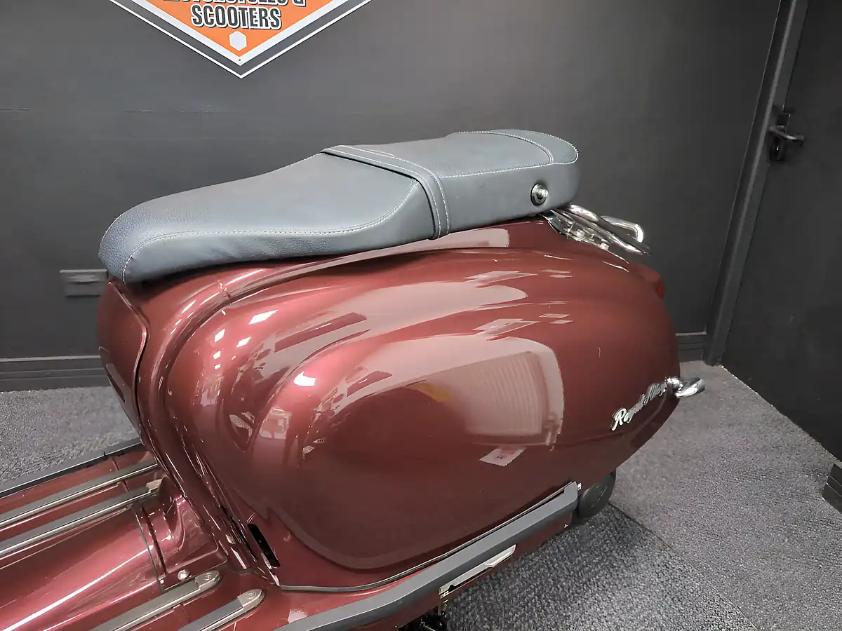 Used 2021 Royal Alloy Tg 125 Odyssey Red - Interior and Exterior details 9