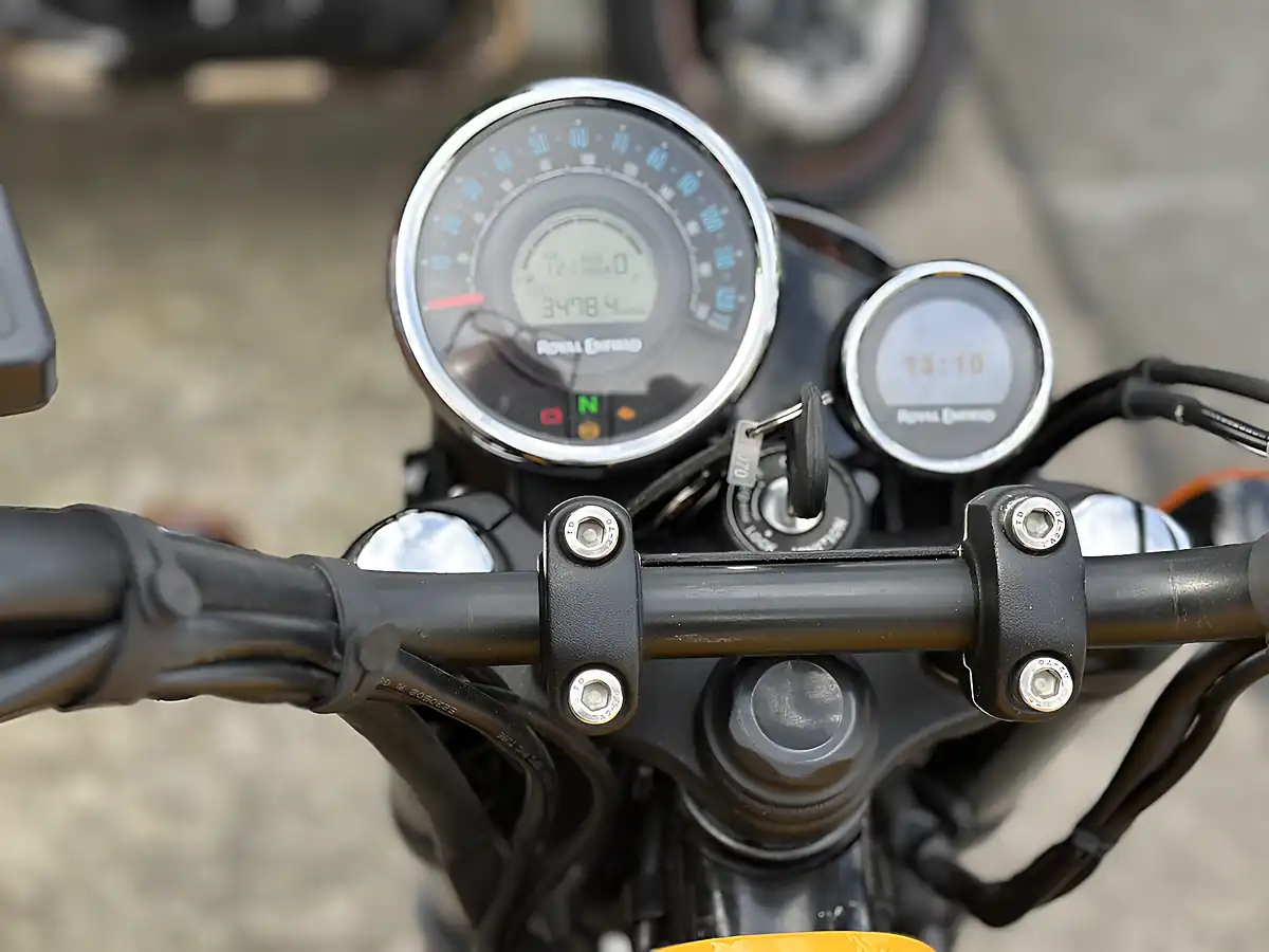 Used 2021 Royal Enfield Meteor 350 Yellow - Interior and Exterior details 15