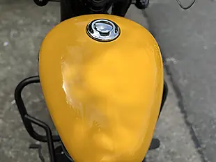Used 2021 Royal Enfield Meteor 350 Yellow - Interior and Exterior details 16