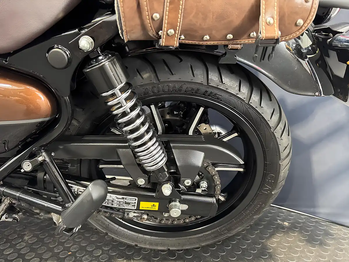 Used 2021 Royal Enfield Meteor - Interior and Exterior details 18