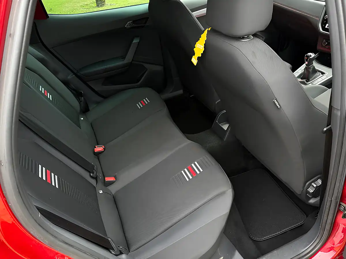 Used 2021 SEAT Arona Fr Red - Interior and Exterior details 11