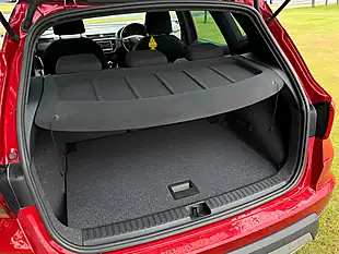 Used 2021 SEAT Arona Fr Red - Interior and Exterior details 12