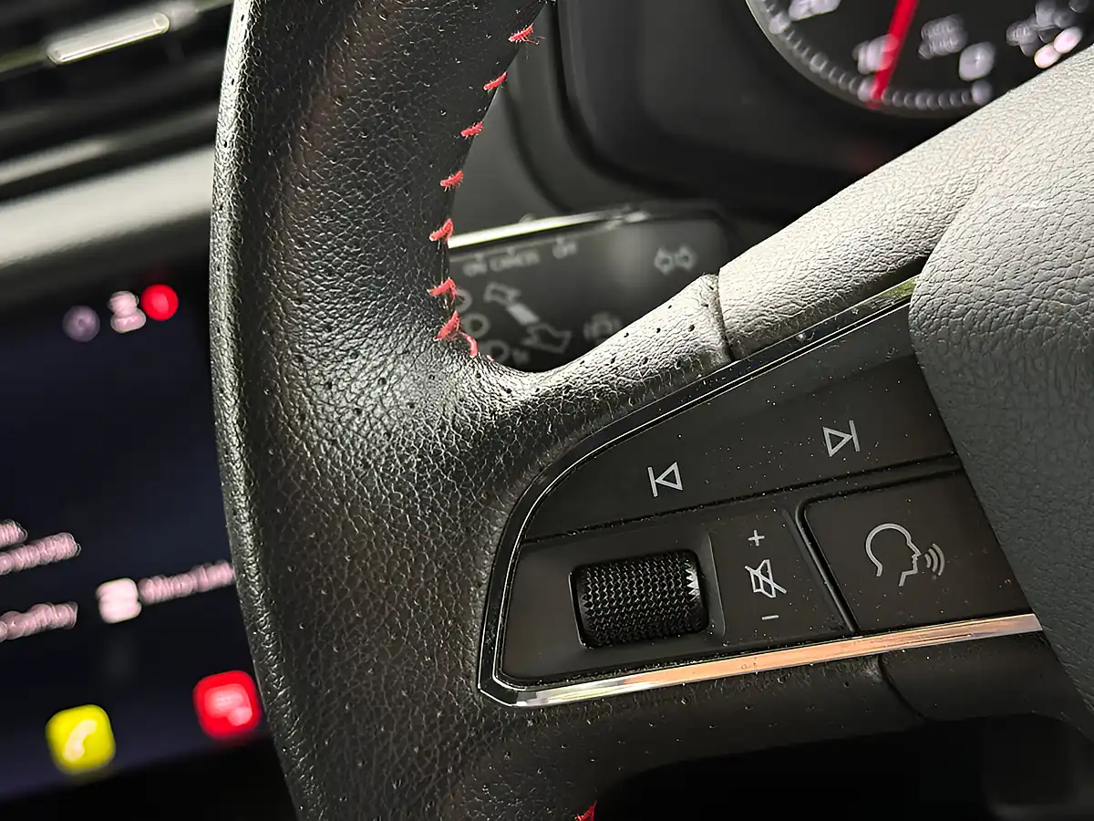 Used 2021 SEAT Arona Fr Red - Interior and Exterior details 16
