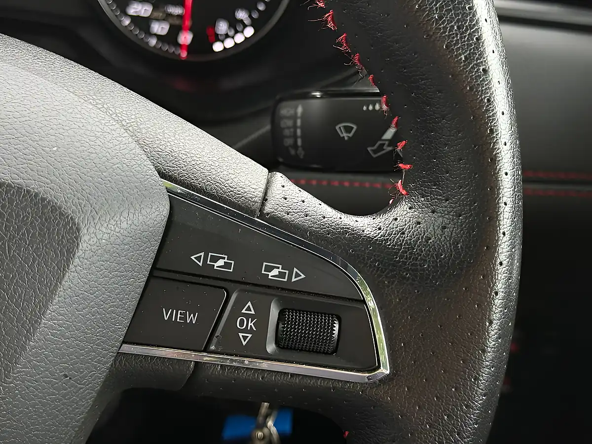Used 2021 SEAT Arona Fr Red - Interior and Exterior details 17