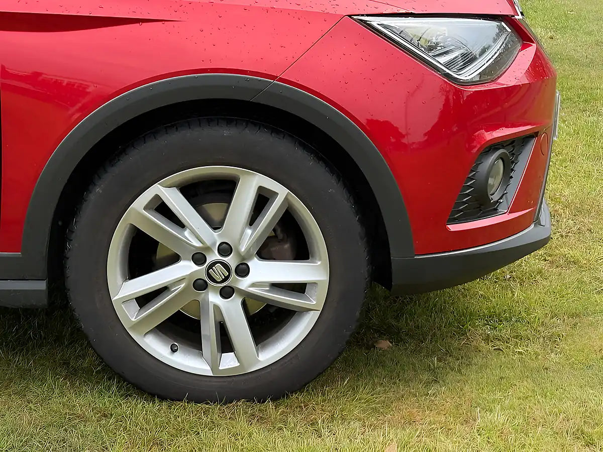 Used 2021 SEAT Arona Fr Red - Interior and Exterior details 7