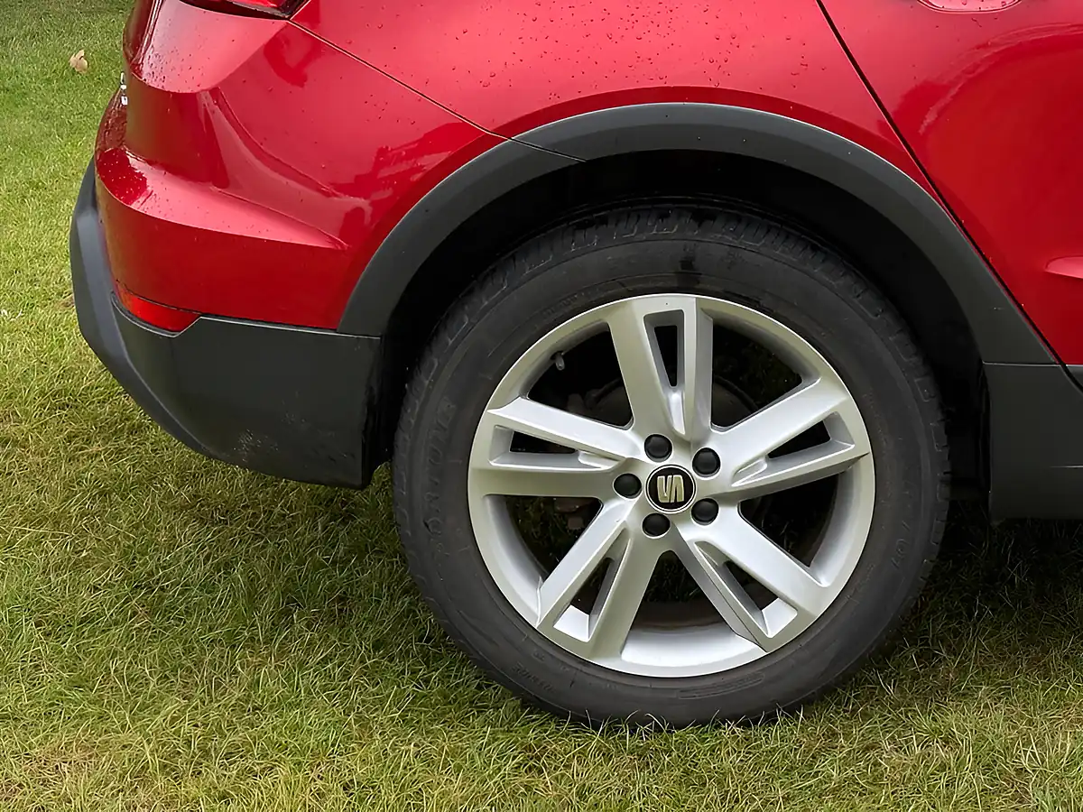 Used 2021 SEAT Arona Fr Red - Interior and Exterior details 8