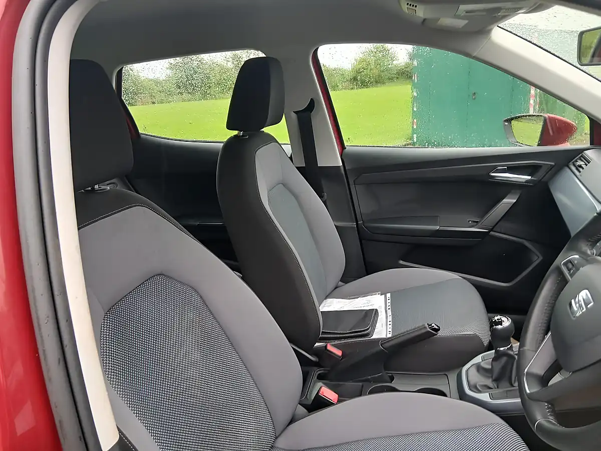 Used 2021 SEAT Arona Se Red - Interior and Exterior details 12