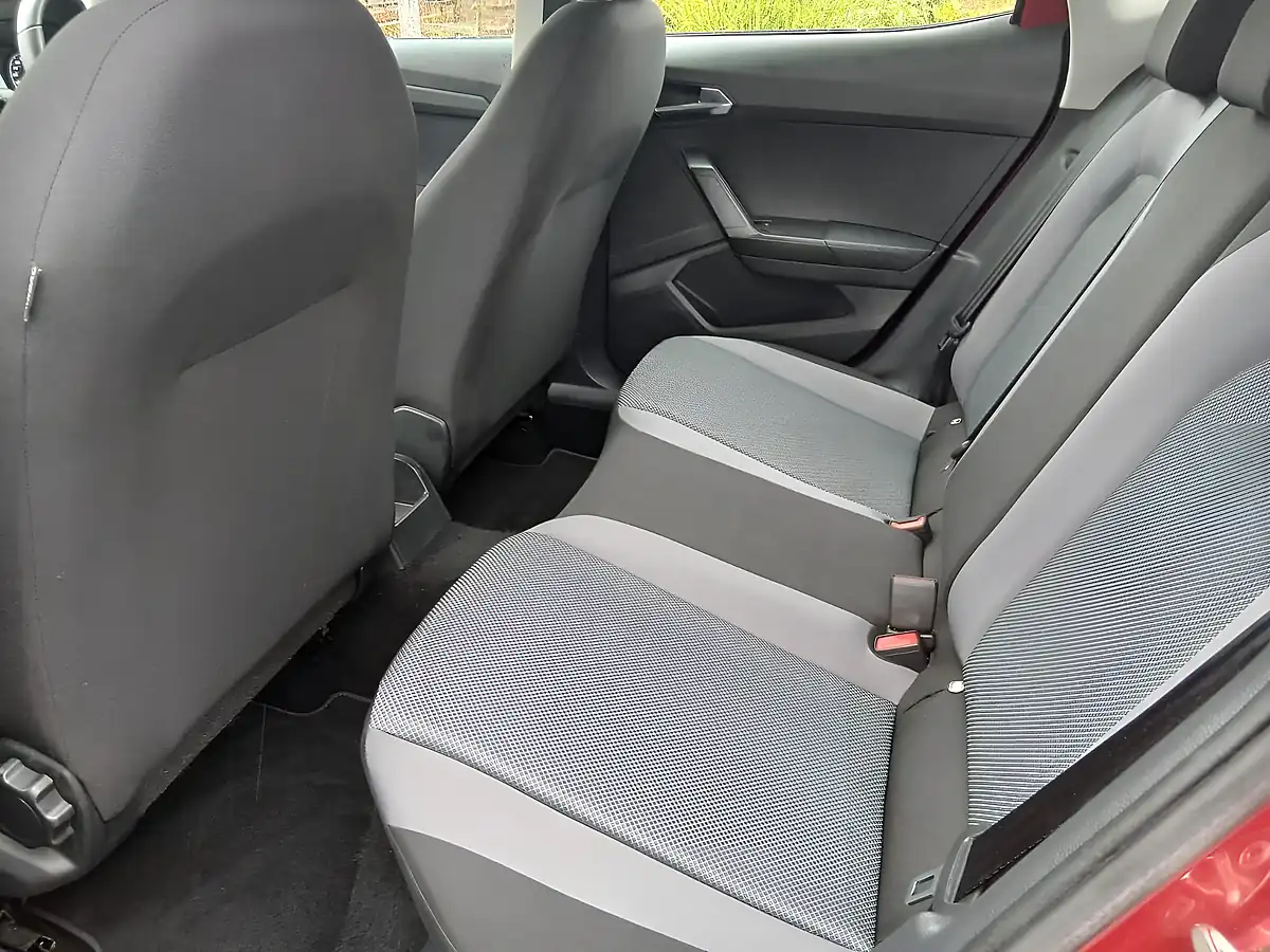 Used 2021 SEAT Arona Se Red - Interior and Exterior details 16