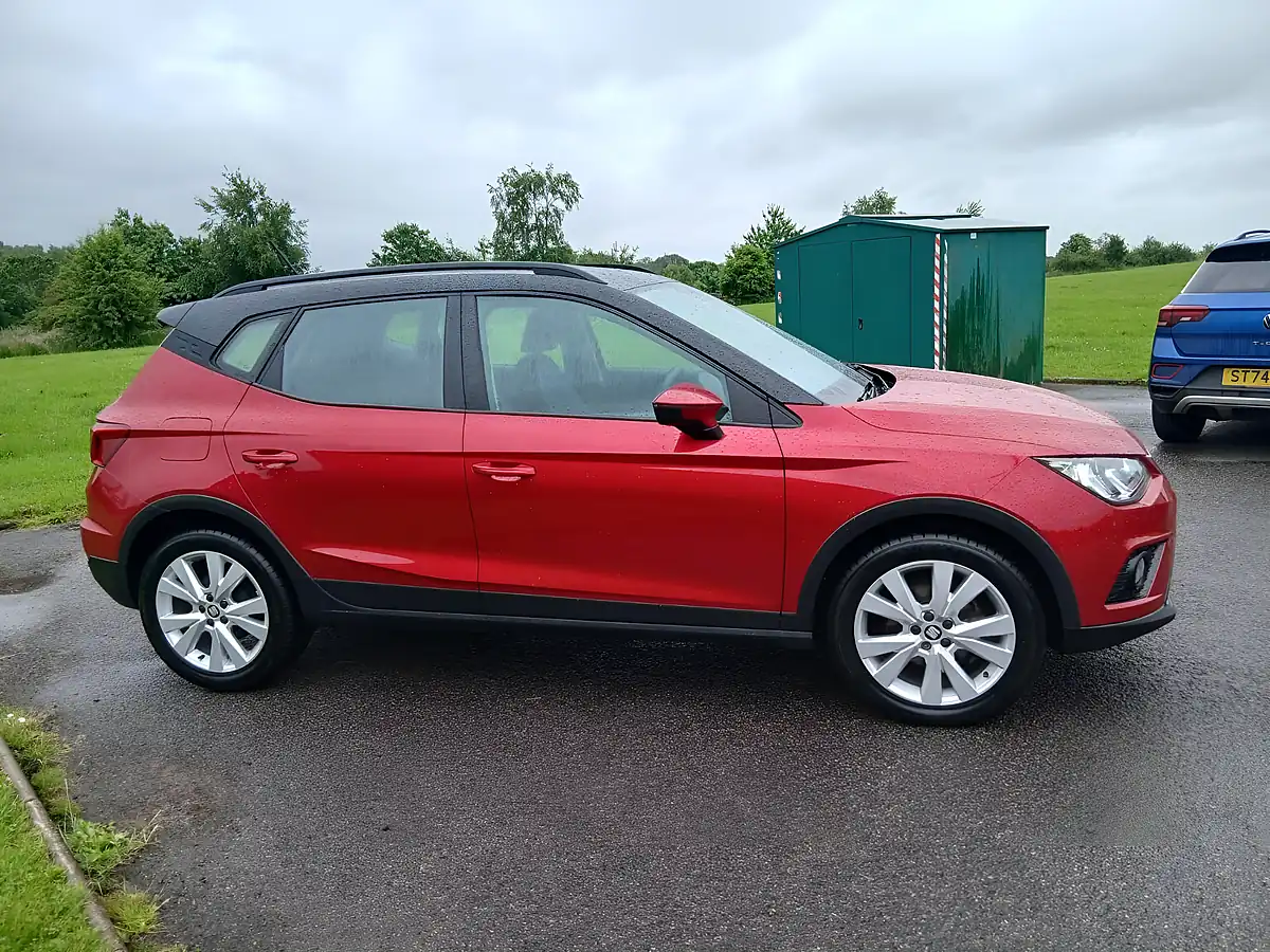 Used 2021 SEAT Arona Se Red - Interior and Exterior details 3