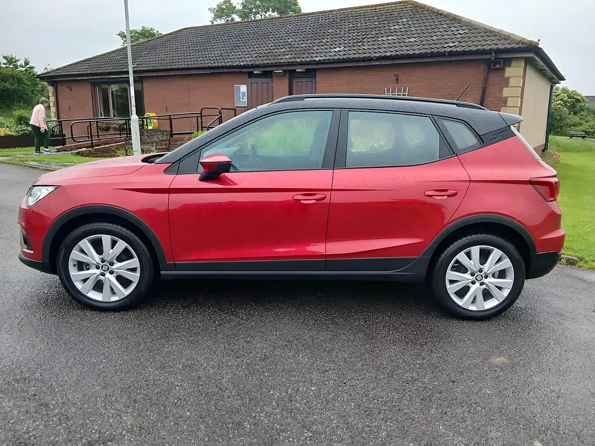Used 2021 SEAT Arona Se Red - Interior and Exterior details 8