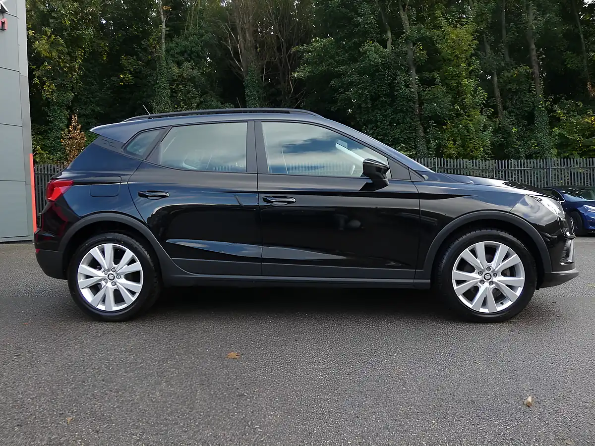 Used 2021 SEAT Arona Se Technology Midnight Black Metallic - Interior and Exterior details 7