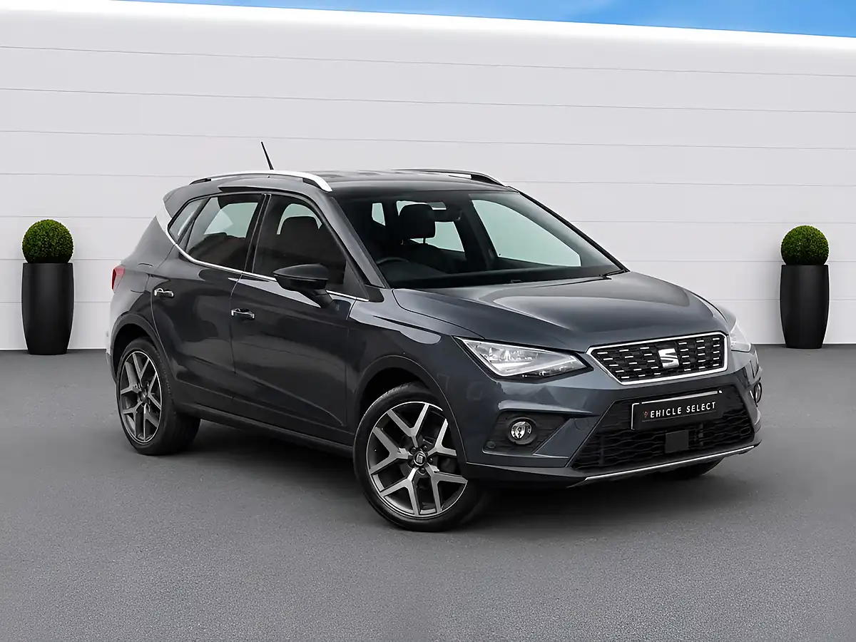 Used 2021 SEAT Arona Xcellence Lux Grey - Front View