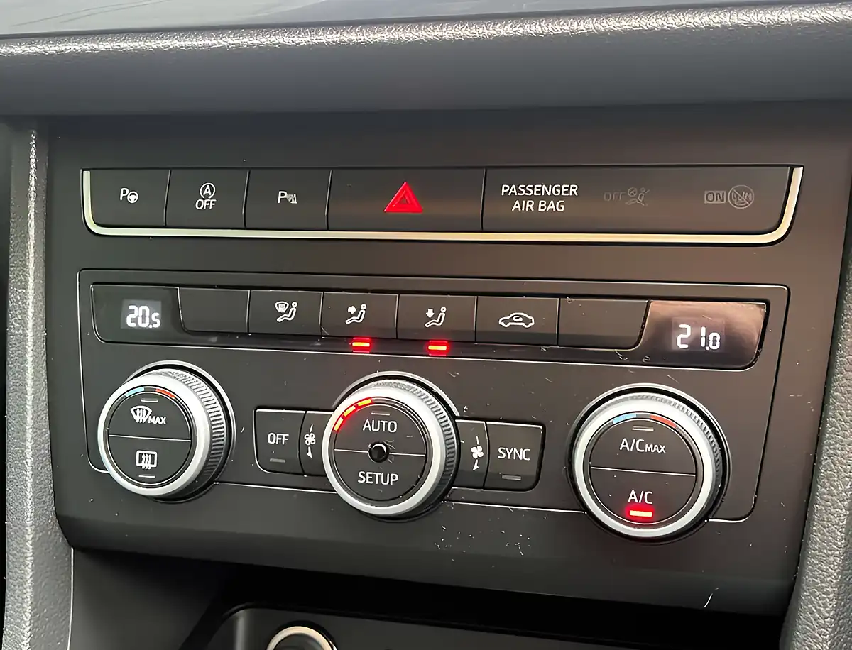 Used 2021 SEAT Ateca Se Technology Black Magic - Interior and Exterior details 15