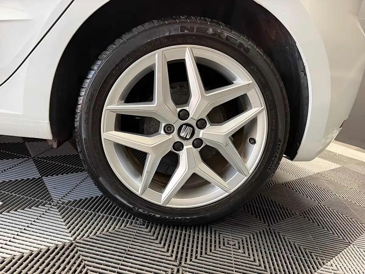 Used 2021 SEAT Ibiza Fr Nevada White - Interior and Exterior details 10