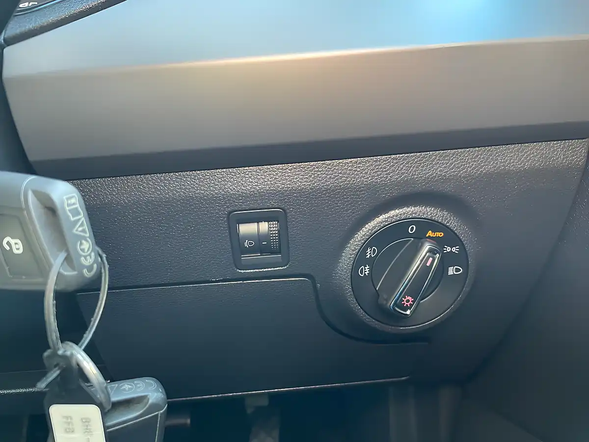 Used 2021 SEAT Ibiza Se Technology Blue - Interior and Exterior details 19