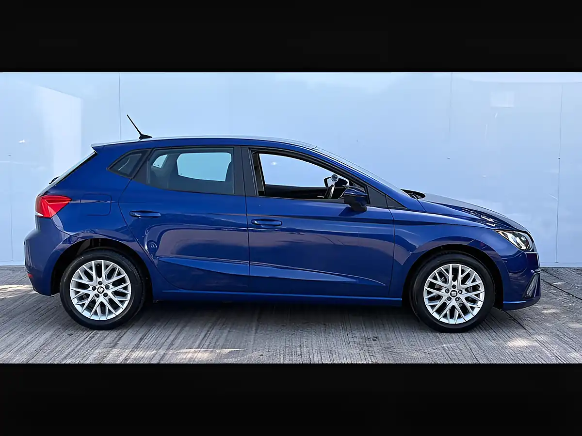 Used 2021 SEAT Ibiza Se Technology Blue - Interior and Exterior details 9