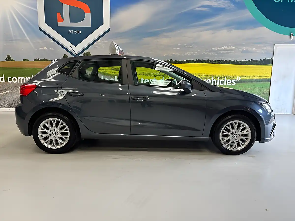 Used 2021 SEAT Ibiza Se Technology Grey - Interior and Exterior details 4