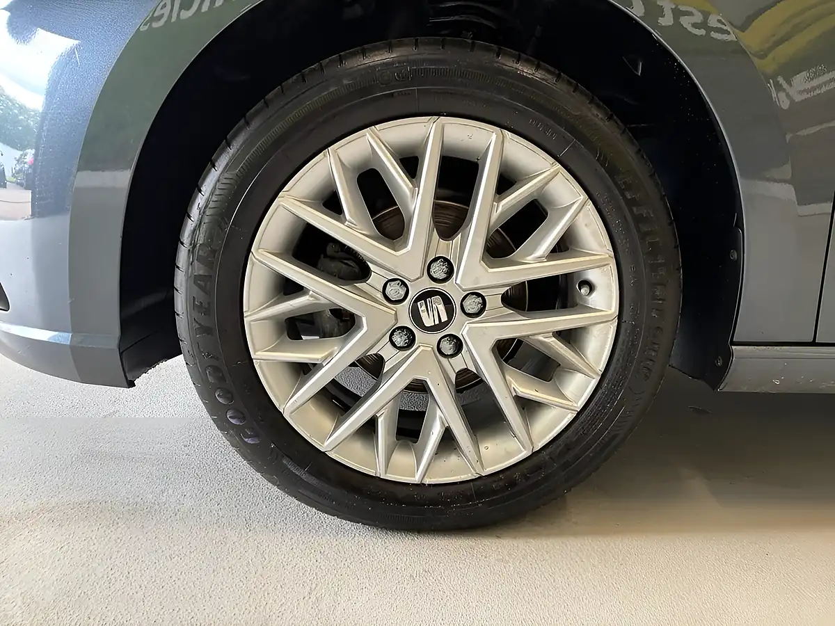 Used 2021 SEAT Ibiza Se Technology Grey - Interior and Exterior details 9