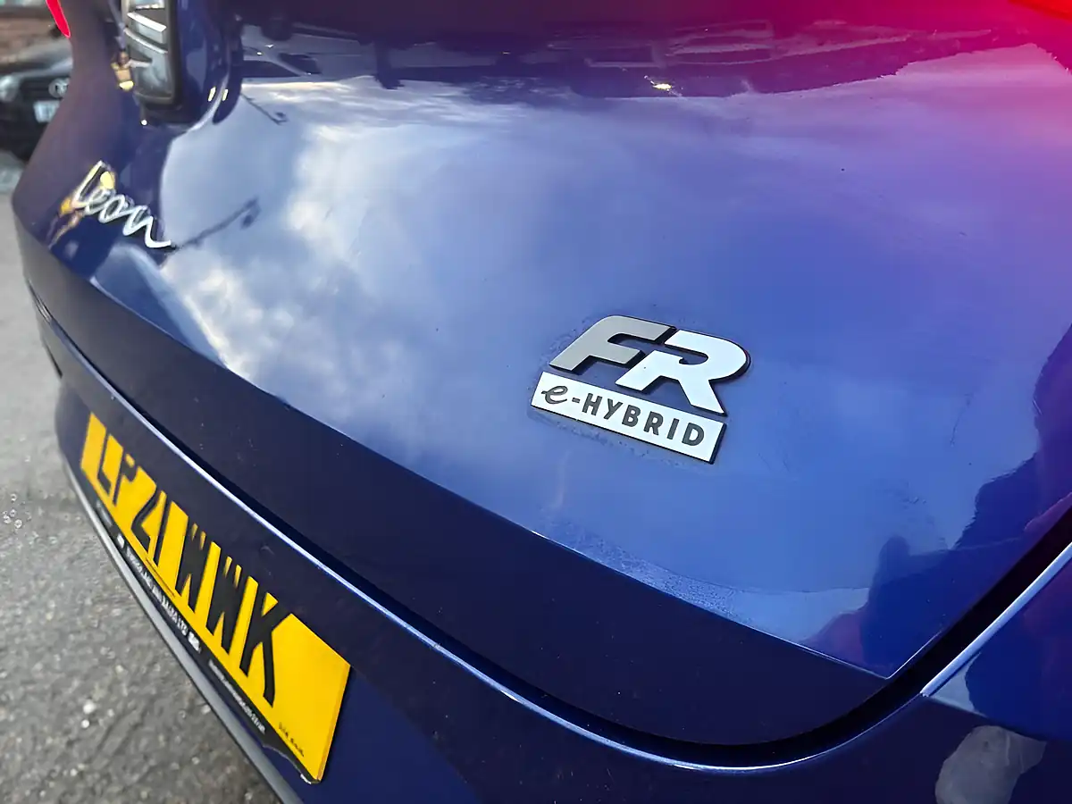 Used 2021 SEAT Leon Fr Sport Blue - Interior and Exterior details 10