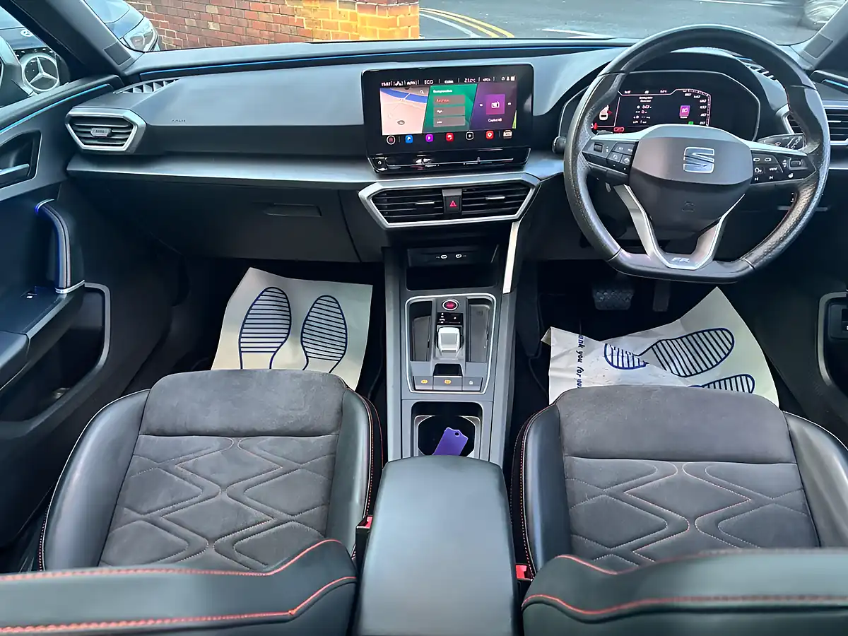 Used 2021 SEAT Leon Fr Sport Blue - Interior and Exterior details 13