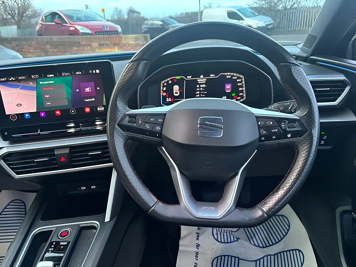 Used 2021 SEAT Leon Fr Sport Blue - Interior and Exterior details 14
