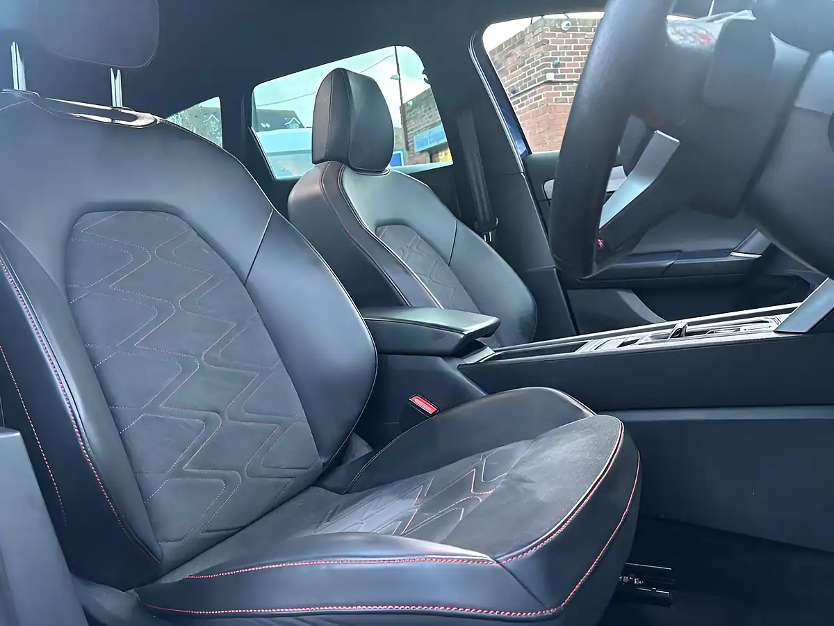 Used 2021 SEAT Leon Fr Sport Blue - Interior and Exterior details 16