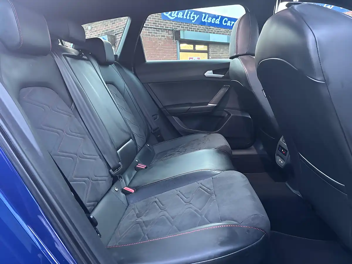Used 2021 SEAT Leon Fr Sport Blue - Interior and Exterior details 17