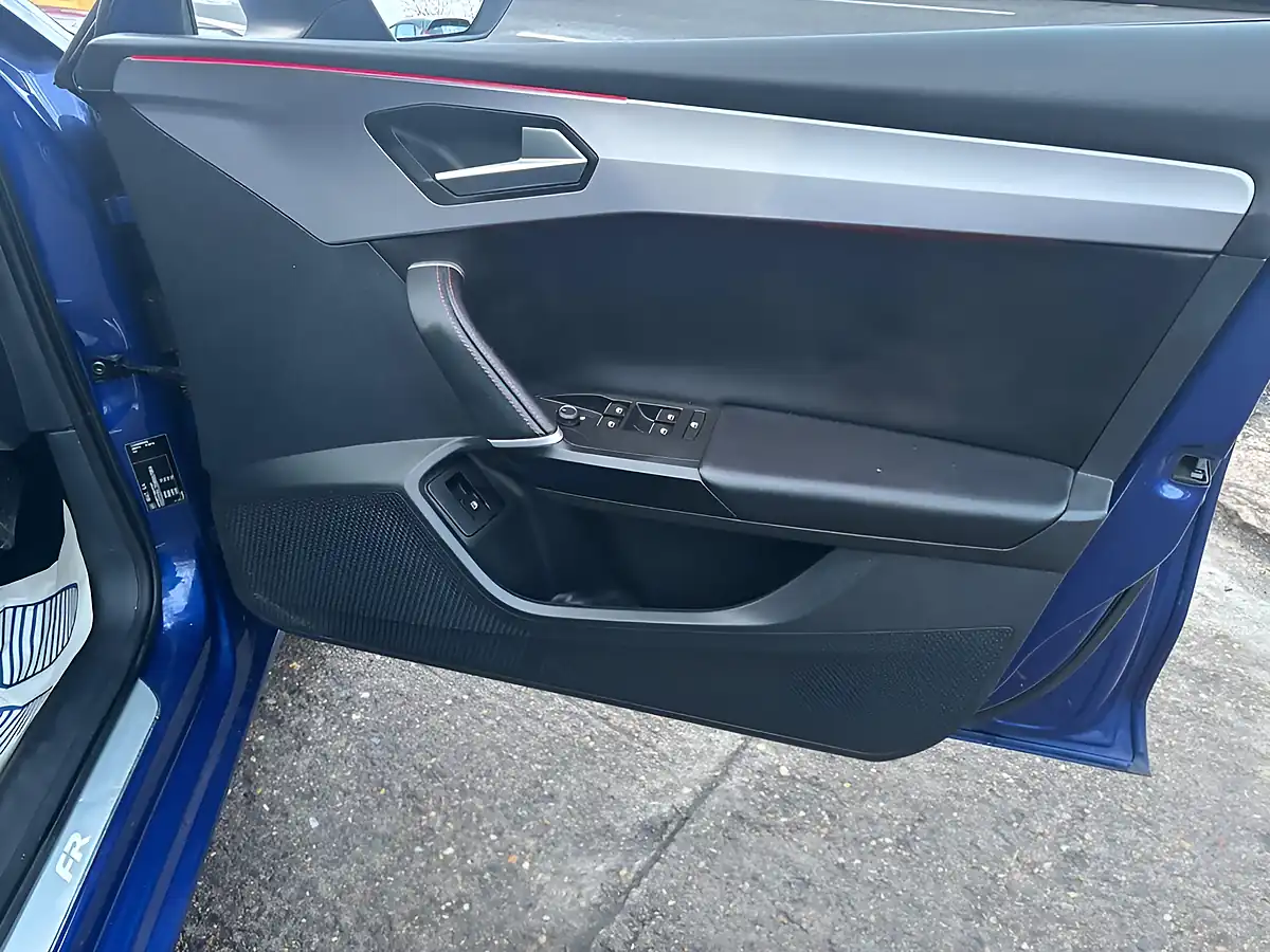Used 2021 SEAT Leon Fr Sport Blue - Interior and Exterior details 19