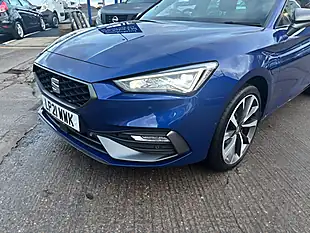 Used 2021 SEAT Leon Fr Sport Blue - Interior and Exterior details 5
